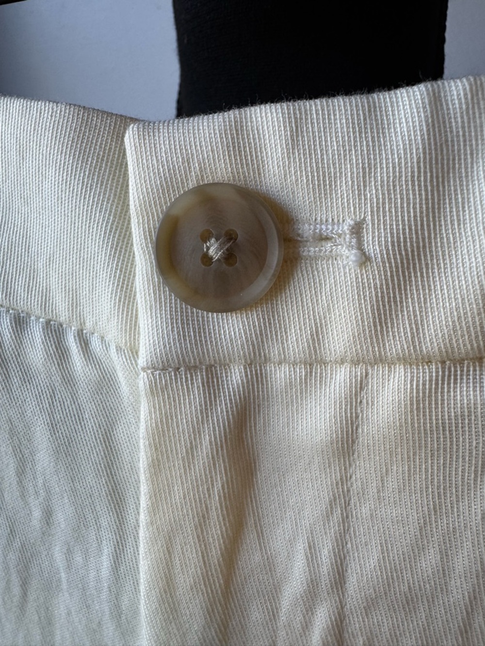 A new day Classic Linen Blend Women's Shorts in Cream nwt 10 - Picture 3 of 5